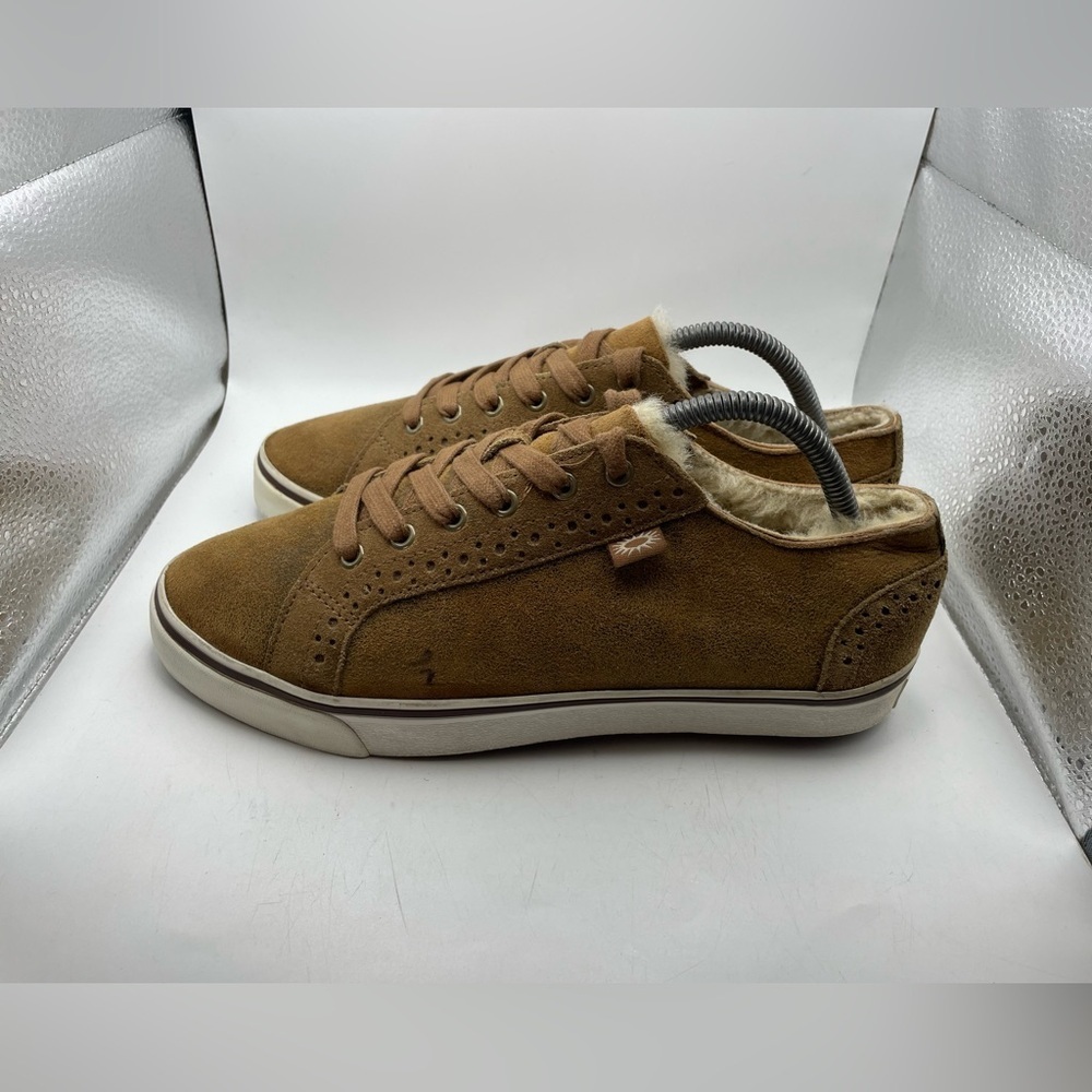 UGG Roxford brown suede shearling lined sneakers size 7.5 men